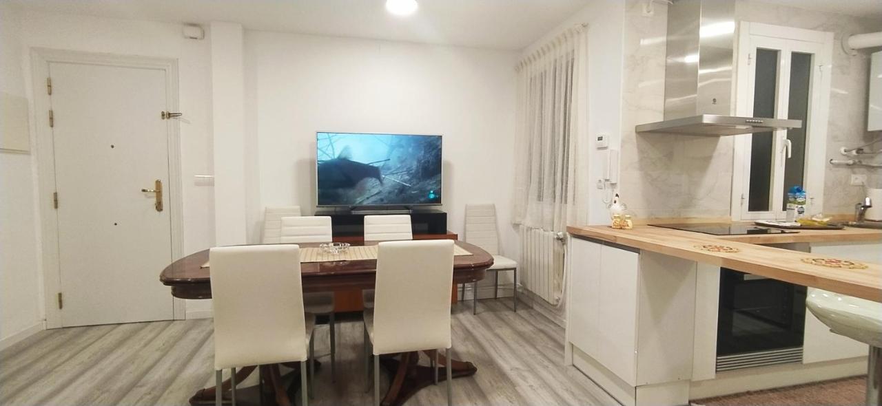 Apartamento Terra Denis Леон Екстериор снимка