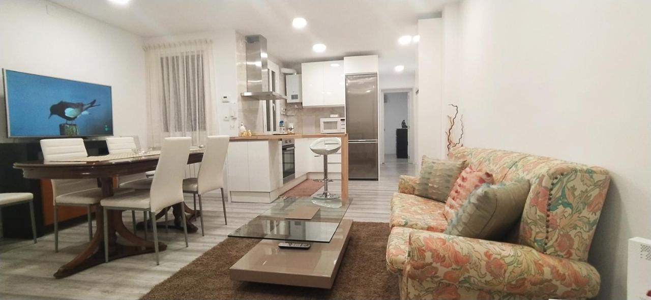 Apartamento Terra Denis Леон Екстериор снимка